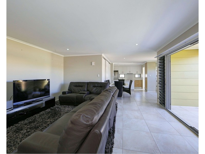 2/27 Holland St, Bargara QLD 4670