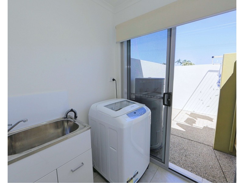 2/27 Holland St, Bargara QLD 4670