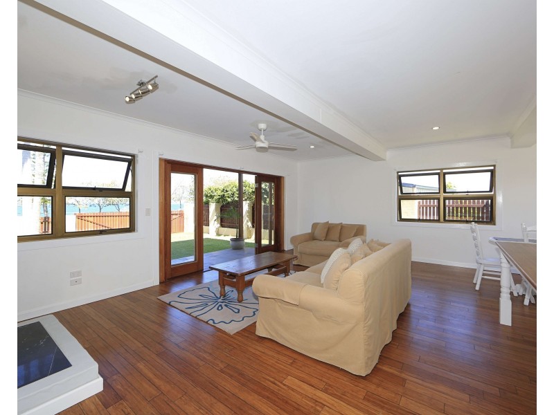 114 Esplanade, Elliott Heads QLD 4670