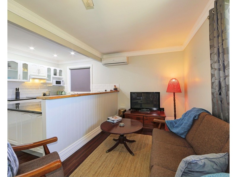 7 Sims Rd, Avenell Heights QLD 4670