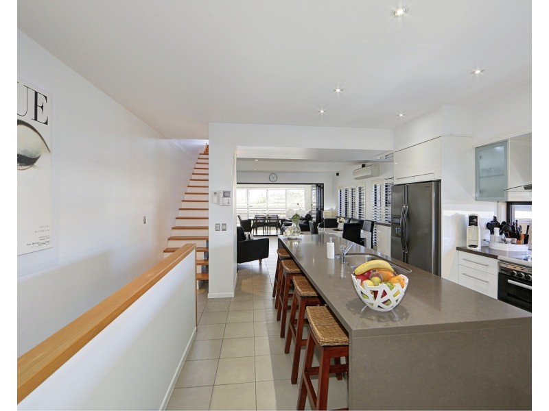 2/31 Miller Street, Bargara QLD 4670