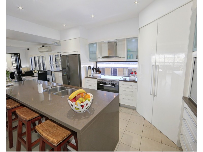 2/31 Miller Street, Bargara QLD 4670