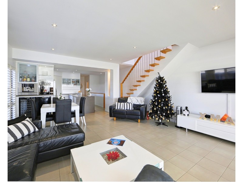 2/31 Miller Street, Bargara QLD 4670