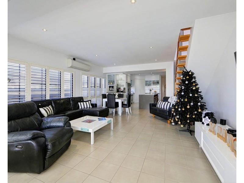 2/31 Miller Street, Bargara QLD 4670
