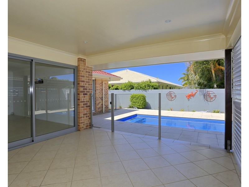 13 Baker Finch Drive, Bargara QLD 4670