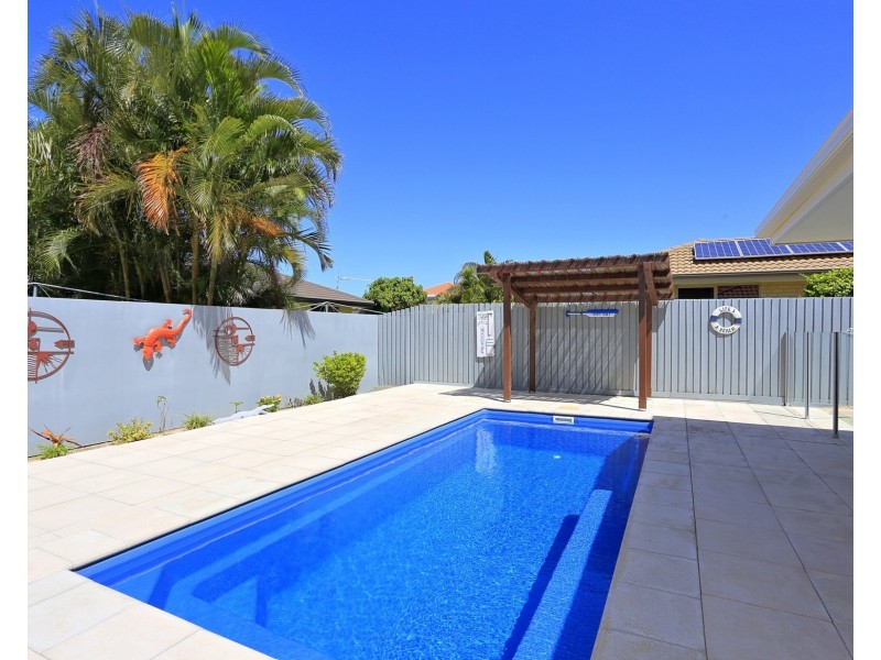 13 Baker Finch Drive, Bargara QLD 4670