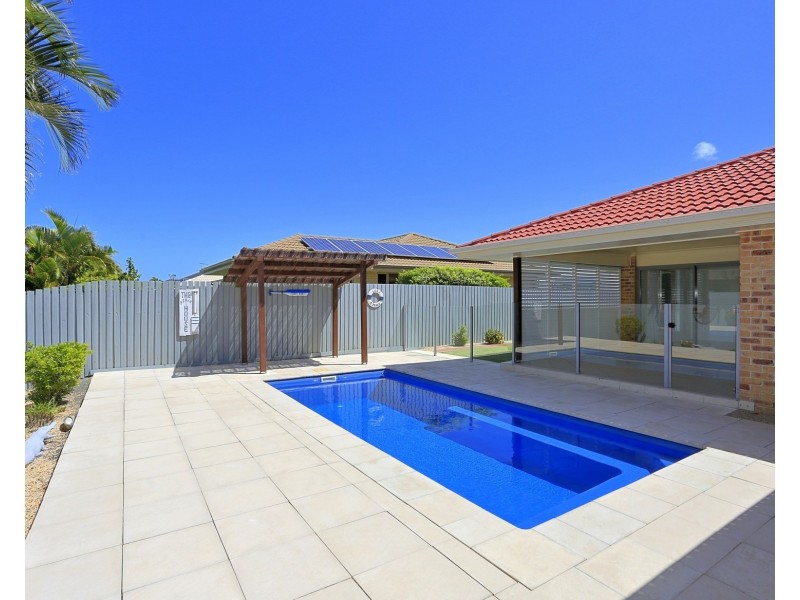 13 Baker Finch Drive, Bargara QLD 4670