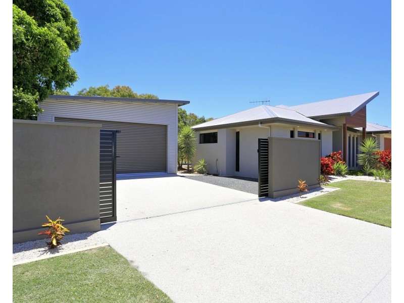 10 Amronel Cl, Innes Park QLD 4670
