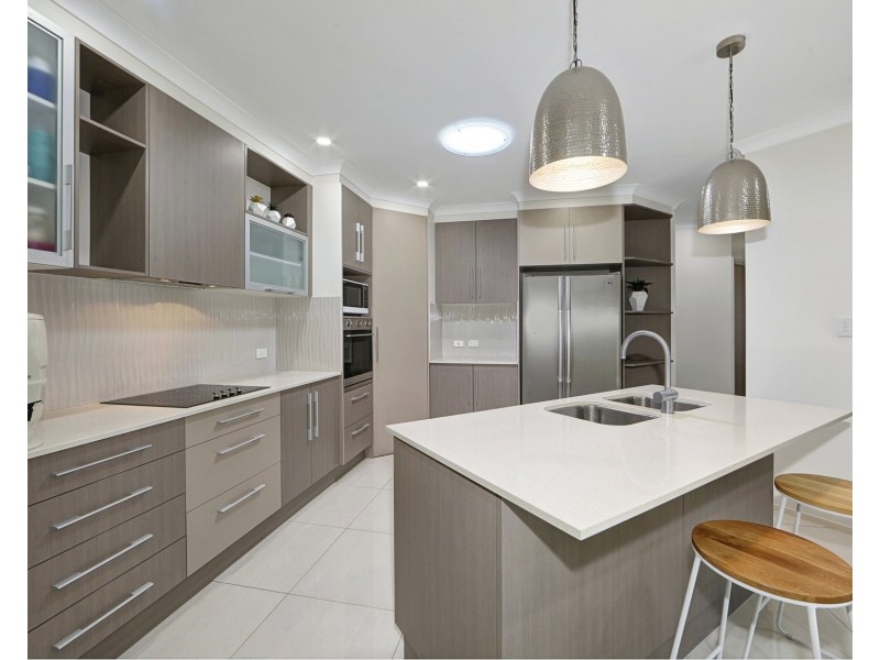10 Amronel Cl, Innes Park QLD 4670