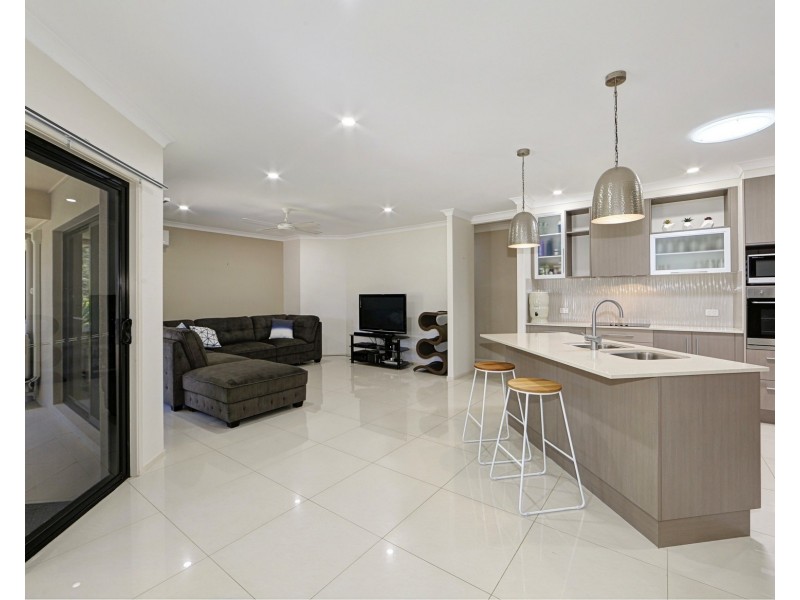 10 Amronel Cl, Innes Park QLD 4670