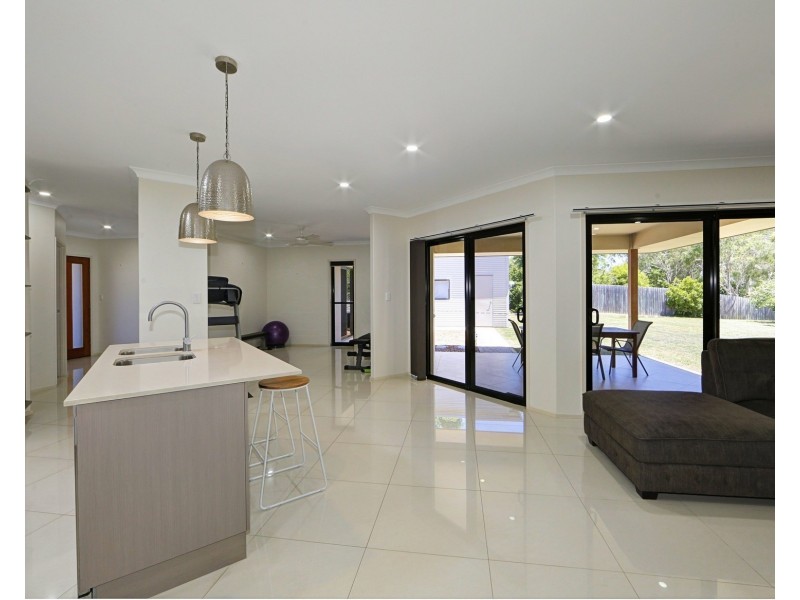 10 Amronel Cl, Innes Park QLD 4670
