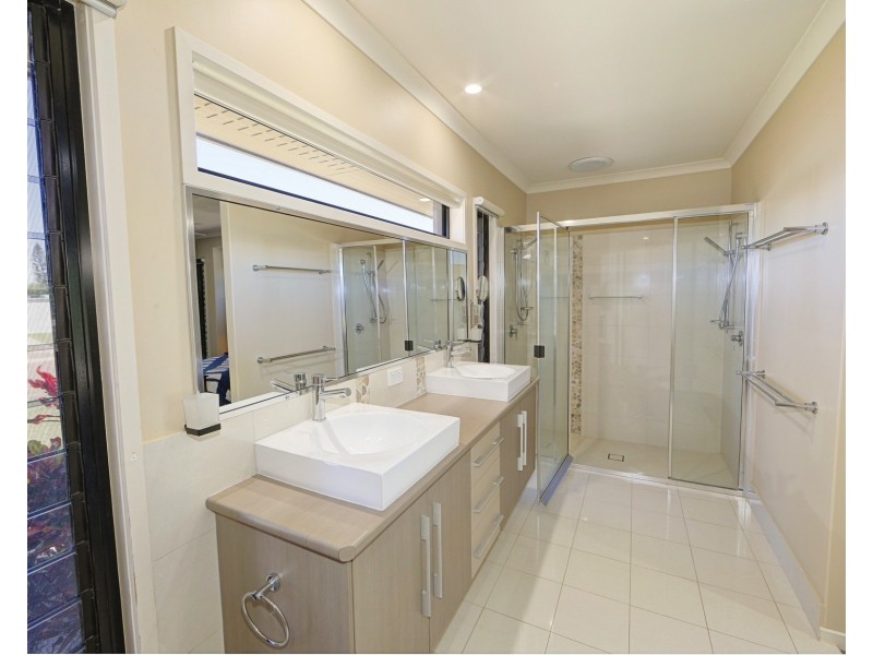 10 Amronel Cl, Innes Park QLD 4670