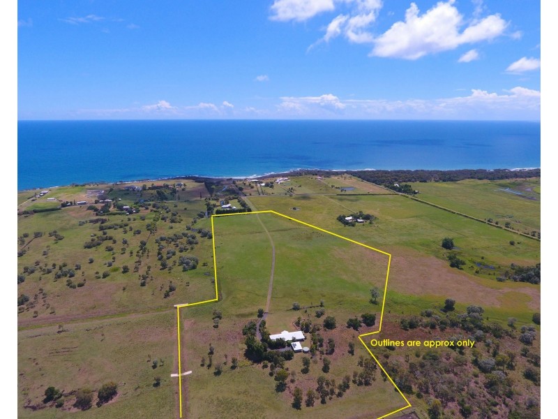 231 Shelley St, Burnett Heads QLD 4670