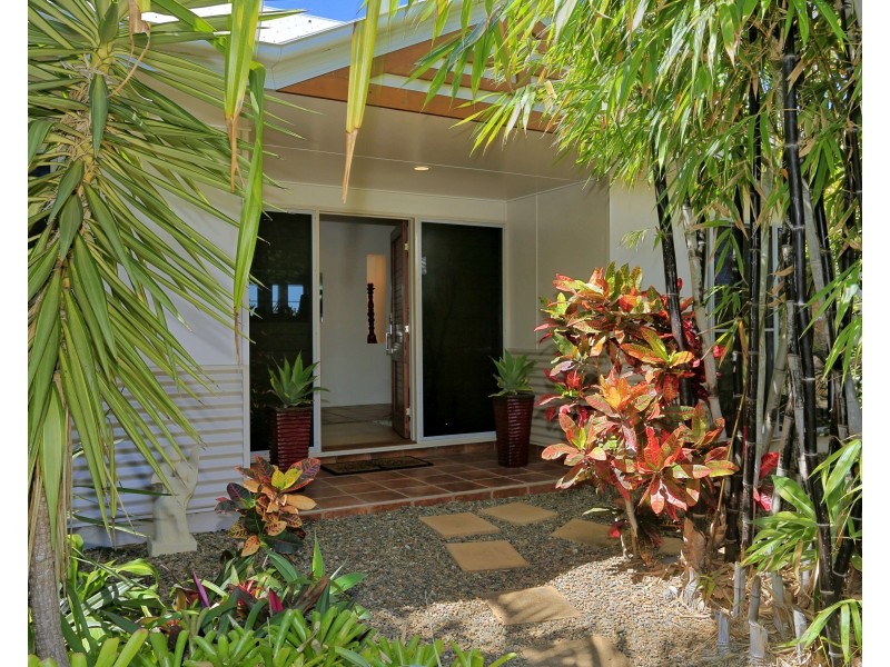 231 Shelley St, Burnett Heads QLD 4670