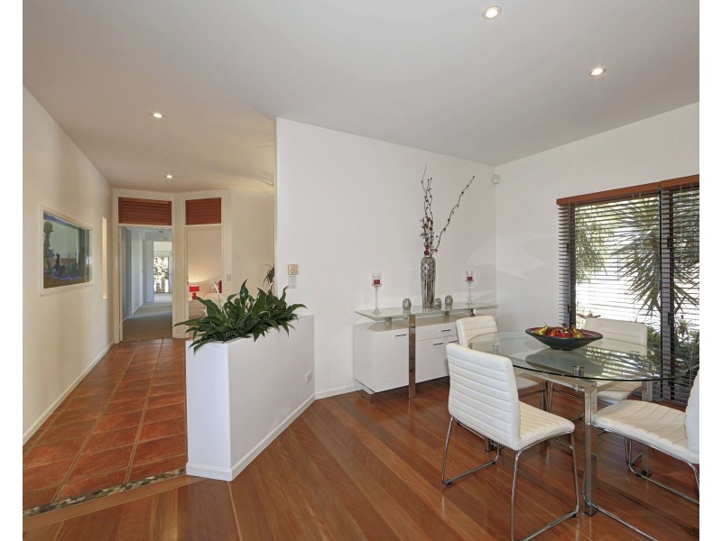 231 Shelley St, Burnett Heads QLD 4670