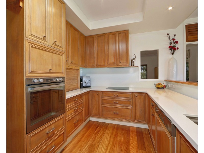 231 Shelley St, Burnett Heads QLD 4670