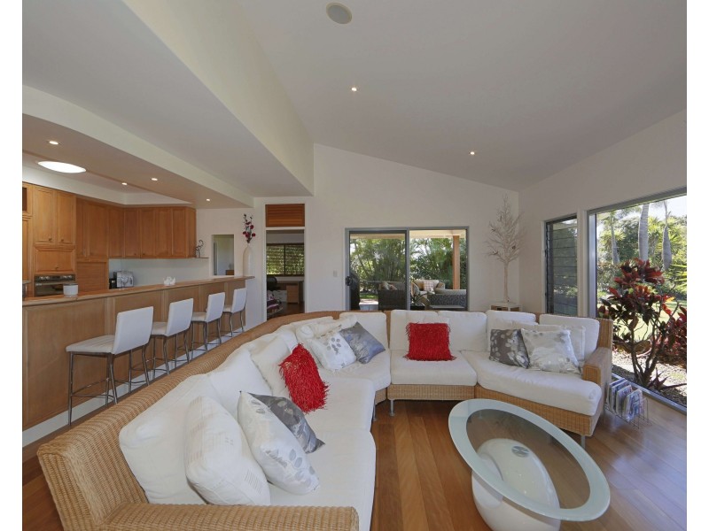 231 Shelley St, Burnett Heads QLD 4670