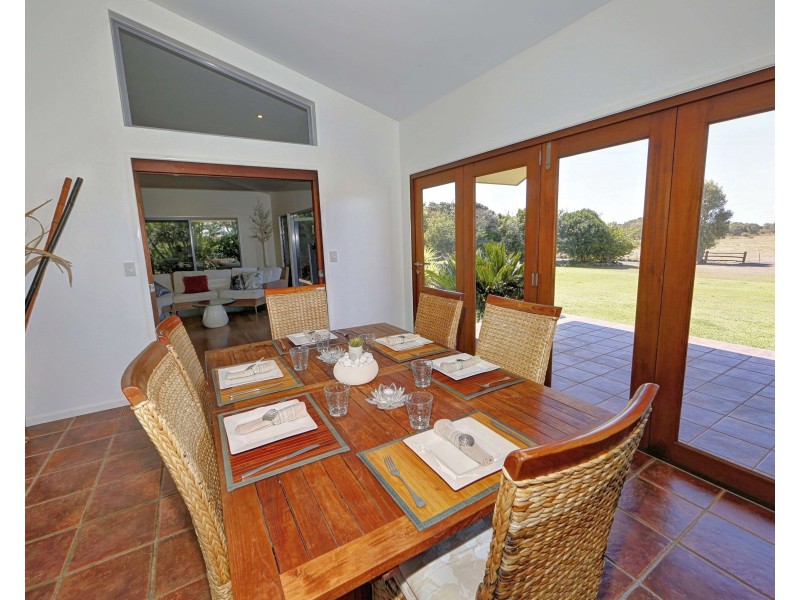 231 Shelley St, Burnett Heads QLD 4670