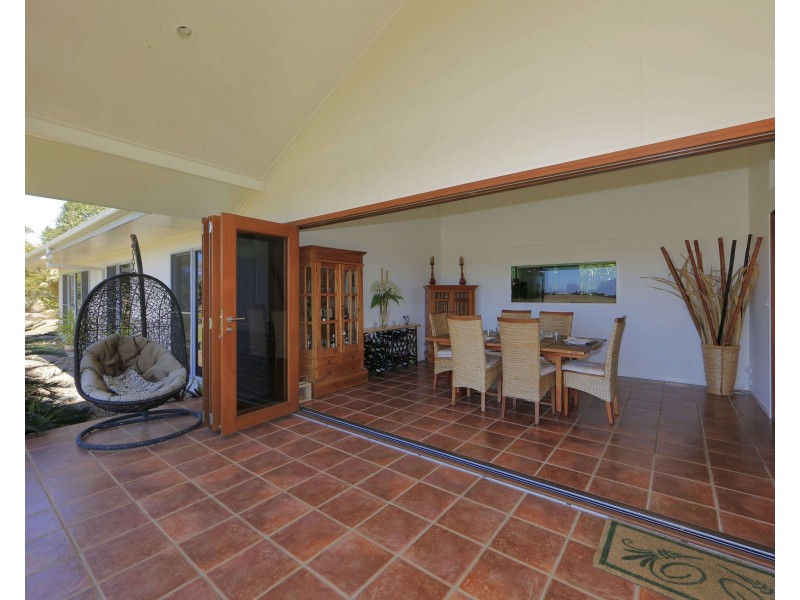 231 Shelley St, Burnett Heads QLD 4670