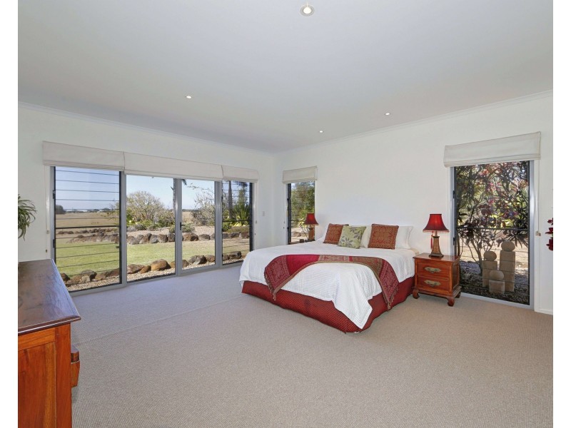231 Shelley St, Burnett Heads QLD 4670