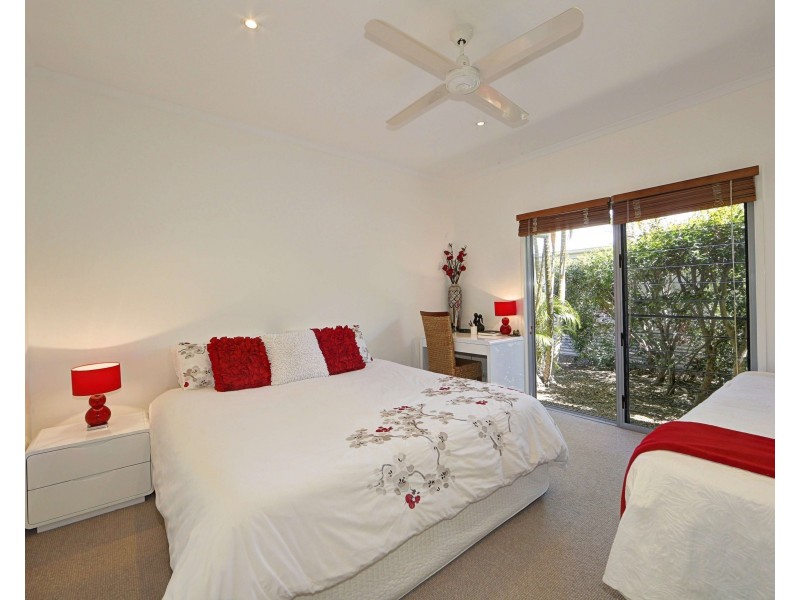 231 Shelley St, Burnett Heads QLD 4670