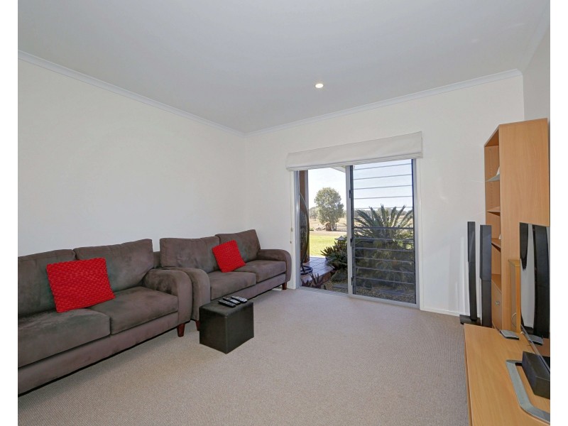 231 Shelley St, Burnett Heads QLD 4670