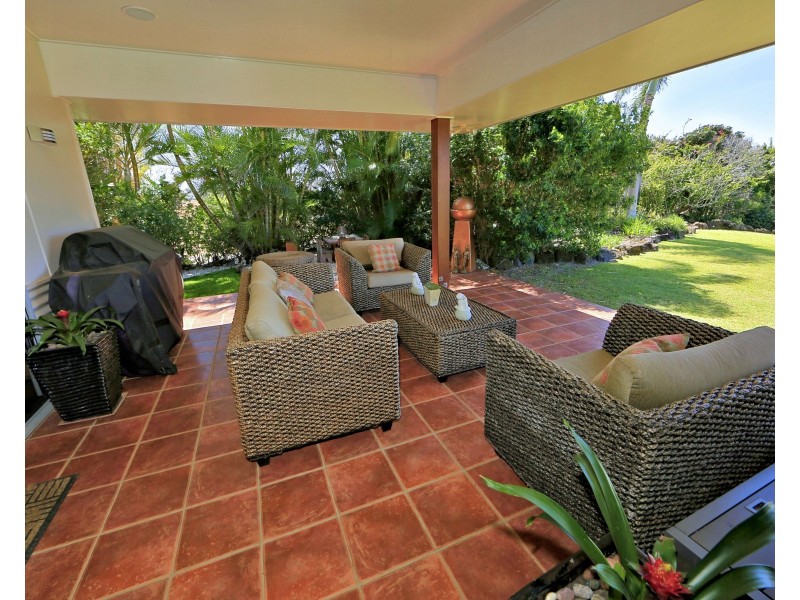 231 Shelley St, Burnett Heads QLD 4670