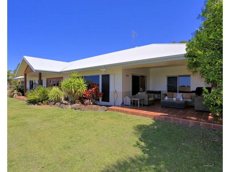 231 Shelley St, Burnett Heads QLD 4670