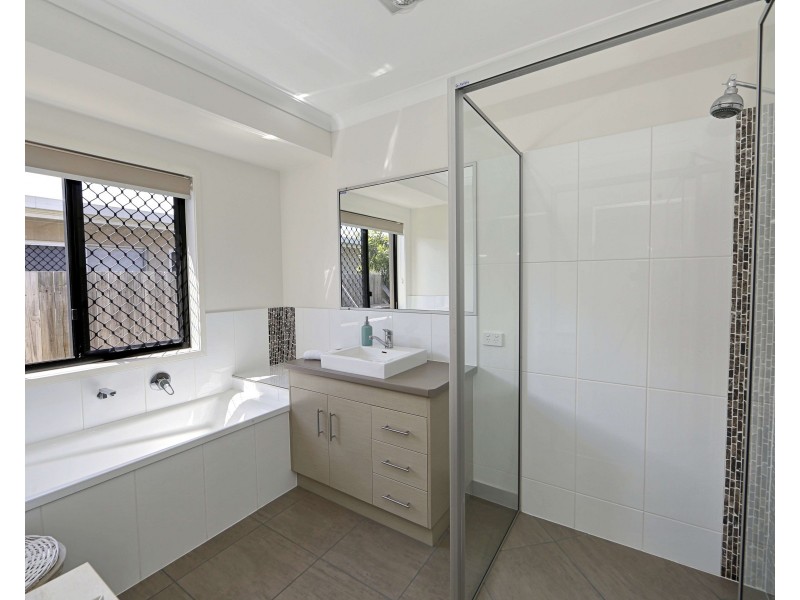 1 Augusta Ct, Bargara QLD 4670