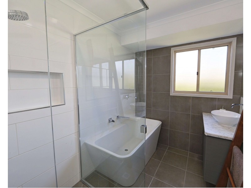 30 Shoreline Cres, Bargara QLD 4670