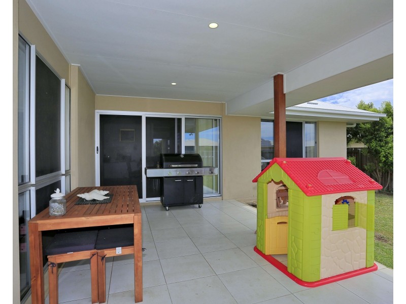13 Firefly St, Bargara QLD 4670