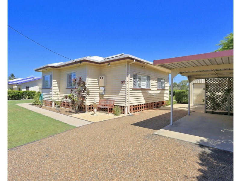 27 Howard St, Bargara QLD 4670