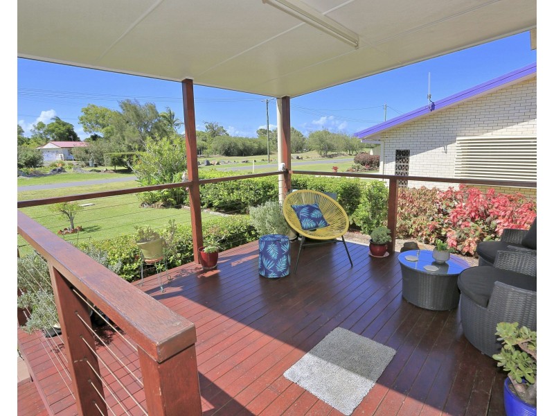 27 Howard St, Bargara QLD 4670