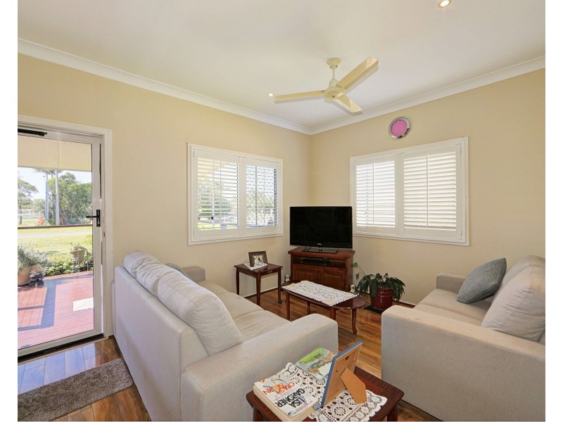 27 Howard St, Bargara QLD 4670
