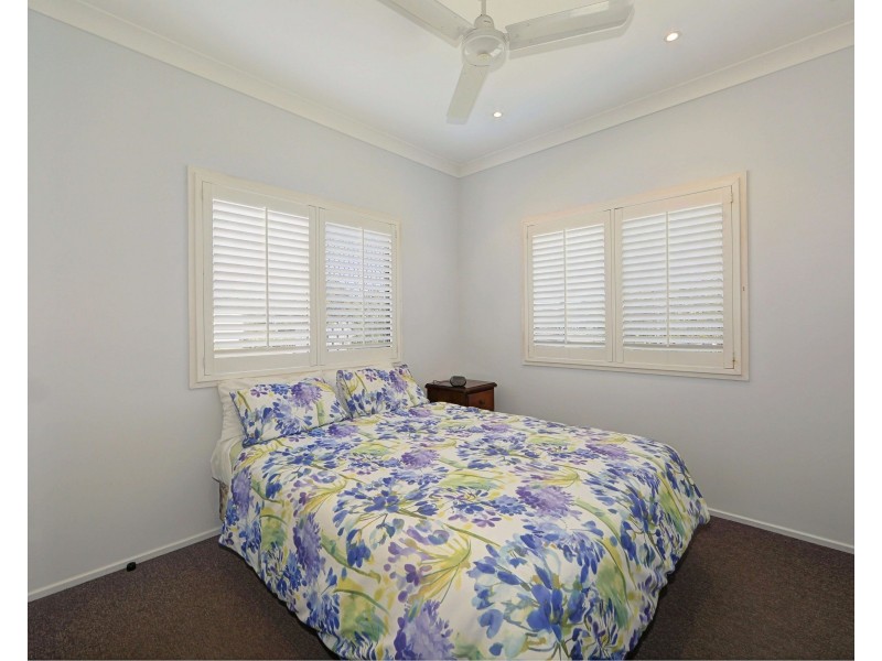 27 Howard St, Bargara QLD 4670