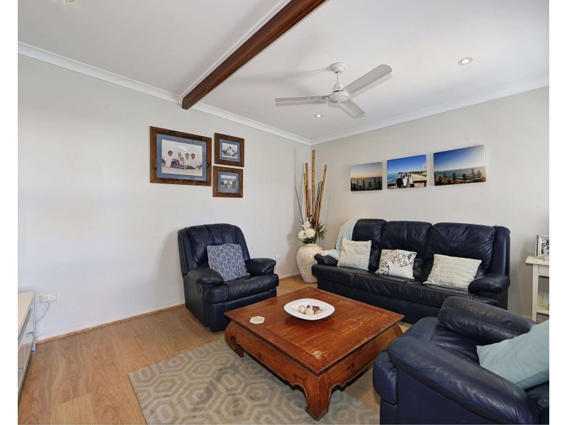 27 Howard St, Bargara QLD 4670