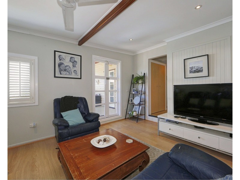27 Howard St, Bargara QLD 4670