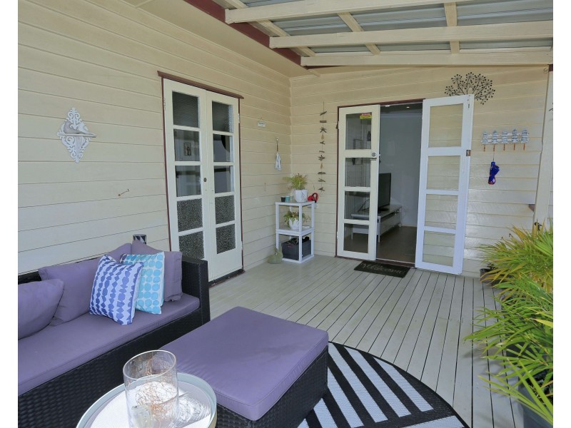 27 Howard St, Bargara QLD 4670