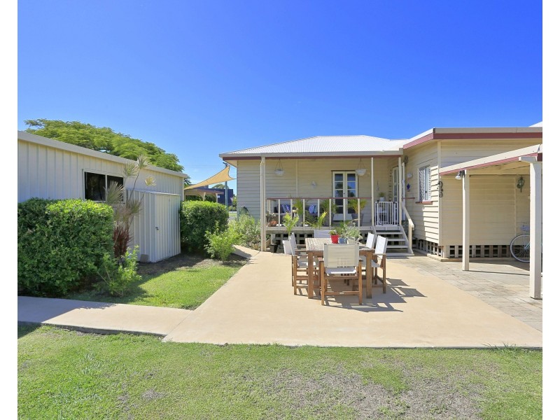 27 Howard St, Bargara QLD 4670