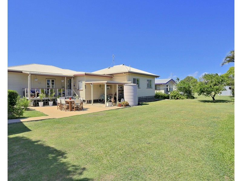 27 Howard St, Bargara QLD 4670