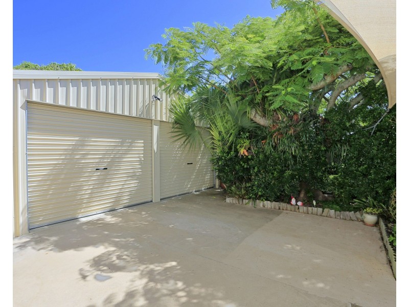 27 Howard St, Bargara QLD 4670