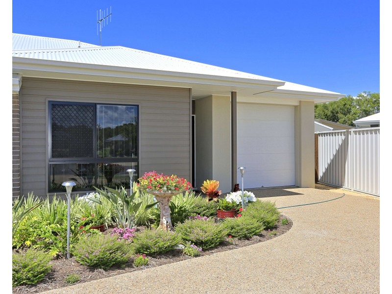 2/2 Masthead Drive, Bargara QLD 4670