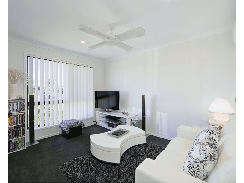 2/2 Masthead Drive, Bargara QLD 4670