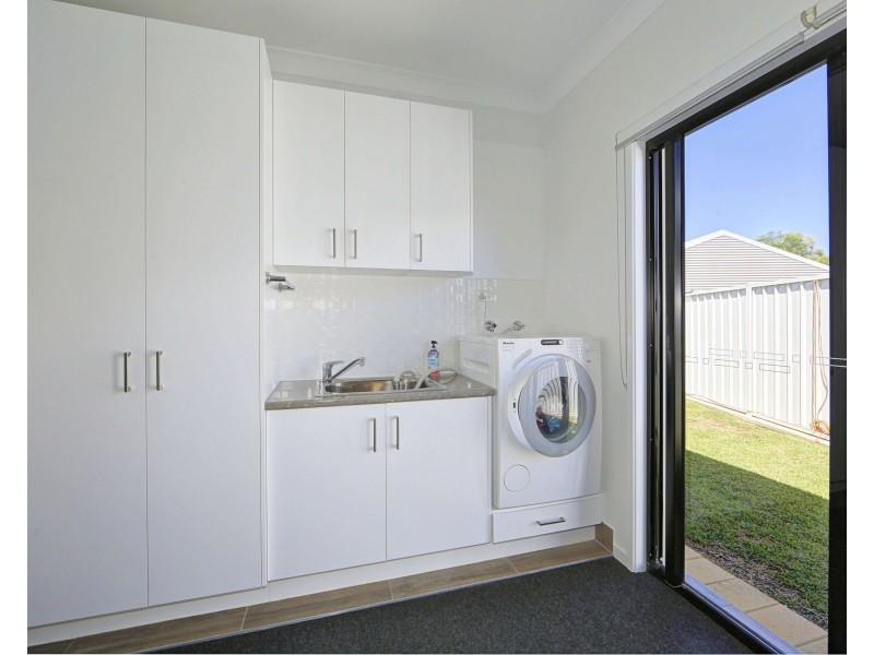 2/2 Masthead Drive, Bargara QLD 4670