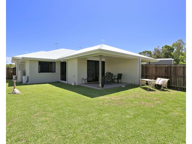 2/2 Masthead Drive, Bargara QLD 4670