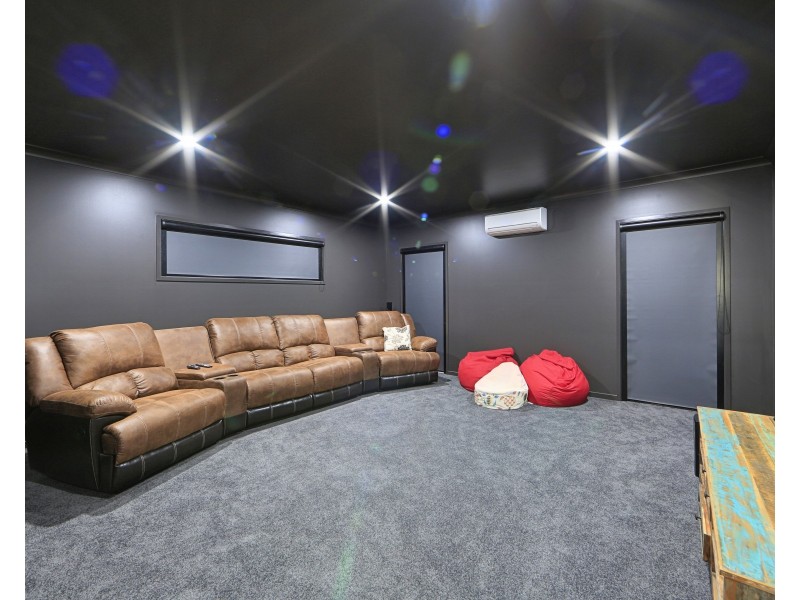 69 Parklands Dr, Branyan QLD 4670