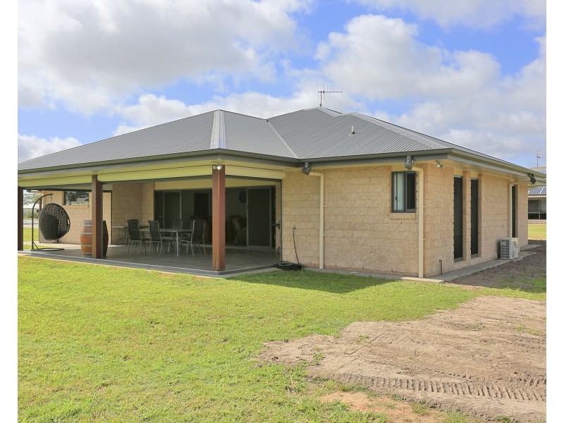 69 Parklands Dr, Branyan QLD 4670