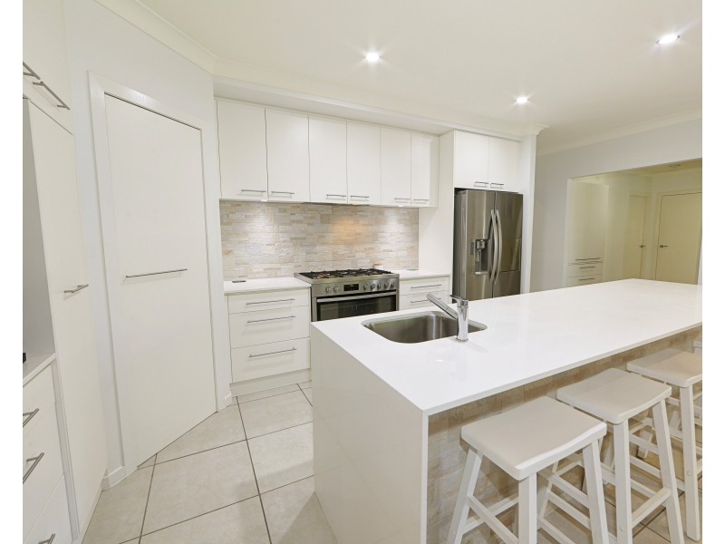 4 Sea Change Ct, Bargara QLD 4670