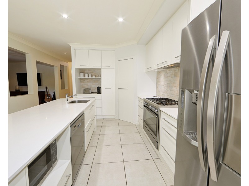4 Sea Change Ct, Bargara QLD 4670
