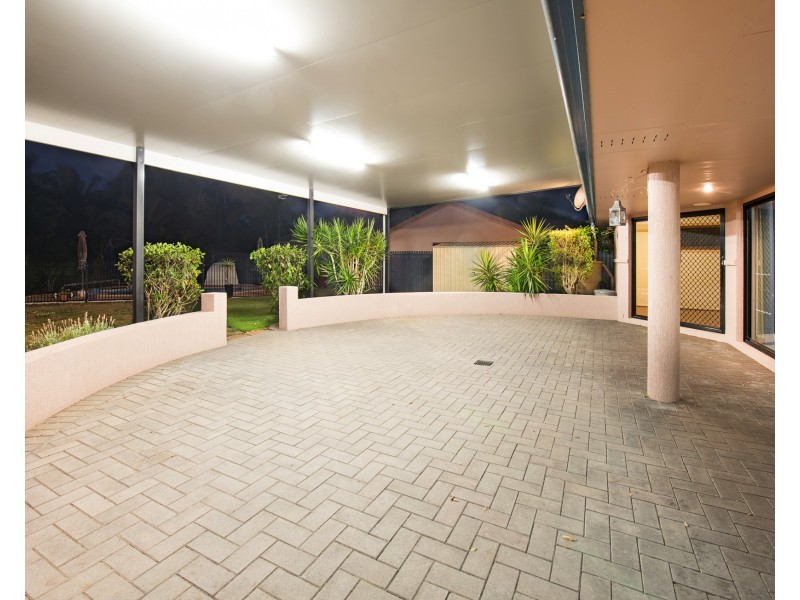 8 Broadwater Cl, Bargara QLD 4670